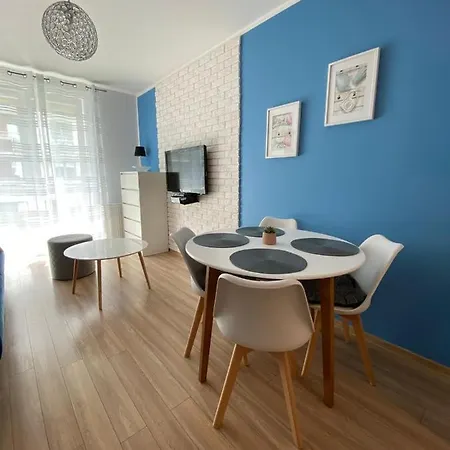 Apartament Bursztynowy Apartment *